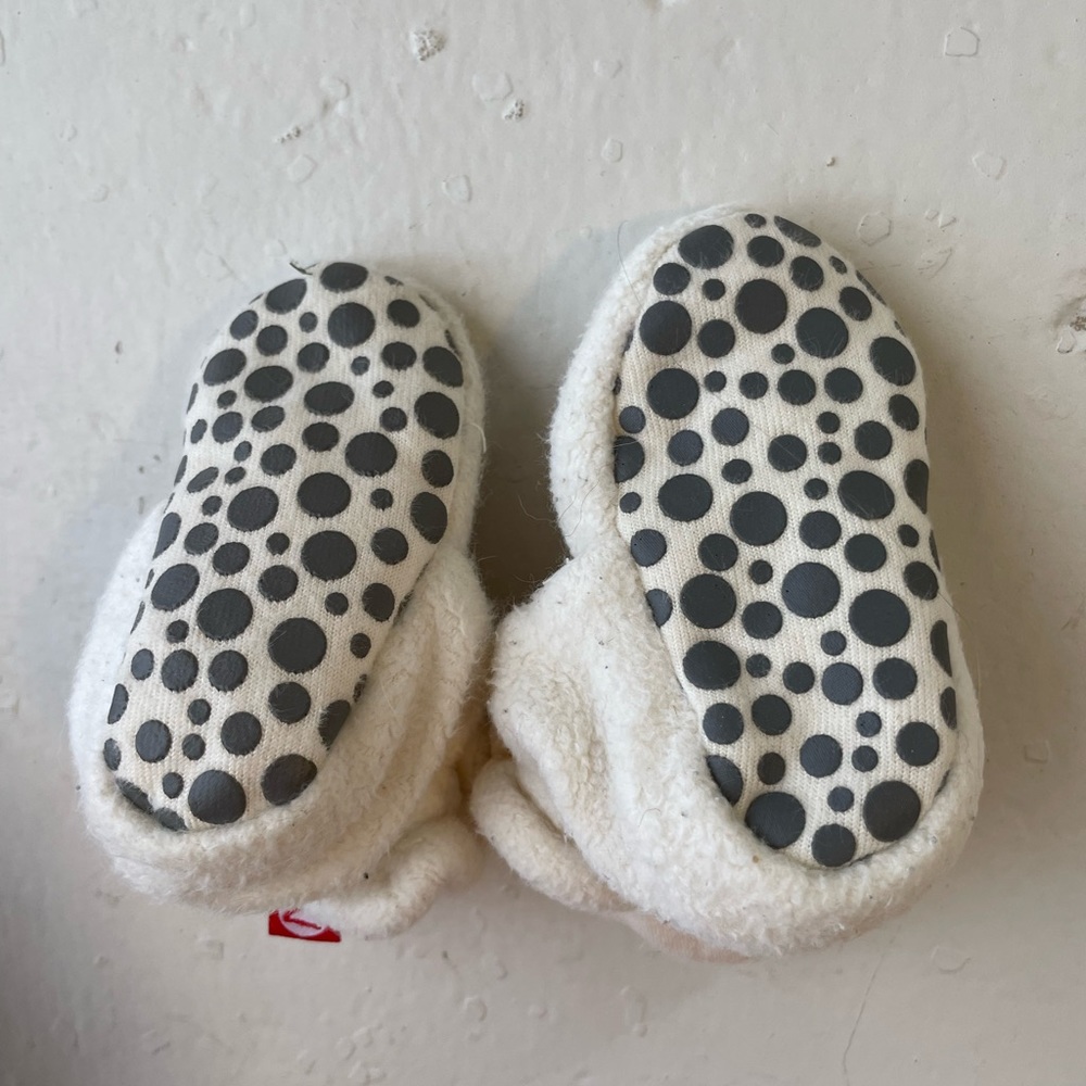 Zutano Unisex Cream Fleece Baby Booties boots with Organic Cotton Lining - Picture 6 of 9